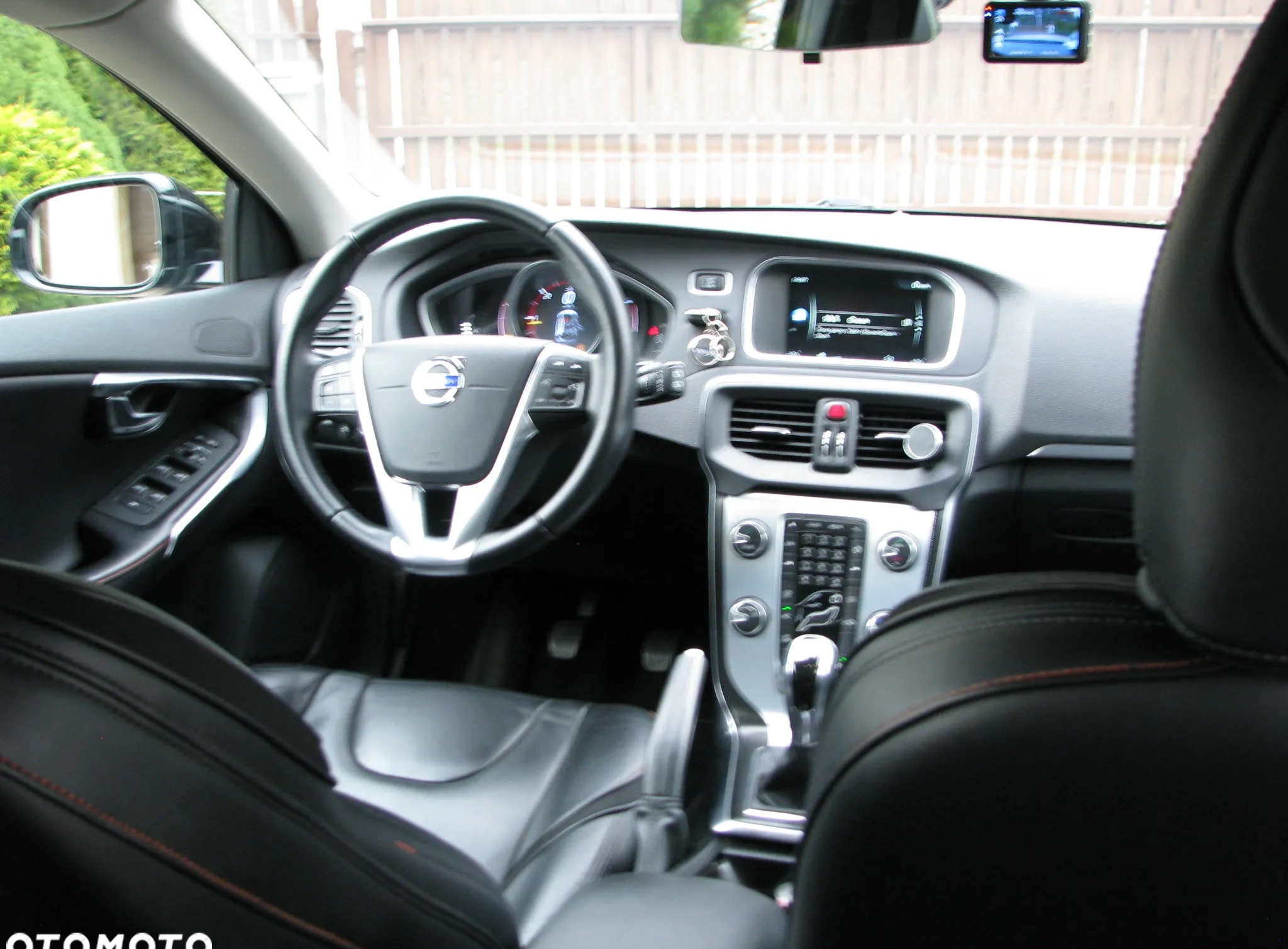 Volvo V40 cena 59900 przebieg: 110000, rok produkcji 2016 z Piotrków Trybunalski małe 301